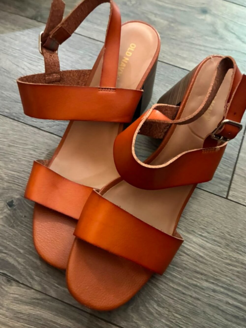 Old Navy tan womens 9 formal heels